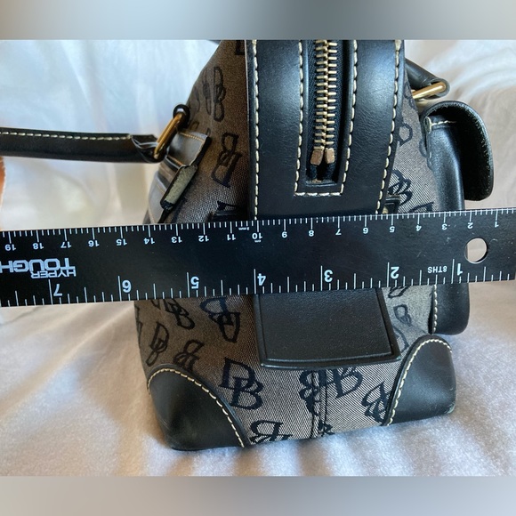 DOONEY & BOURKE SIGNATURE SATCHEL PURSE VINTAGE,  DOUBLE LOCKING POCKETS EUC - Picture 6 of 7